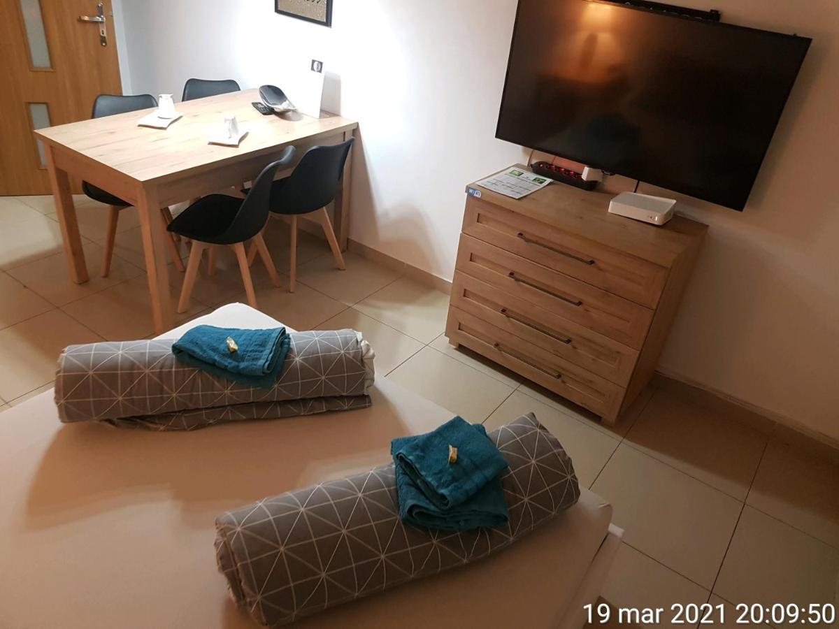 Apartamenty Rest Studio Self Check-In 24H ビトム エクステリア 写真