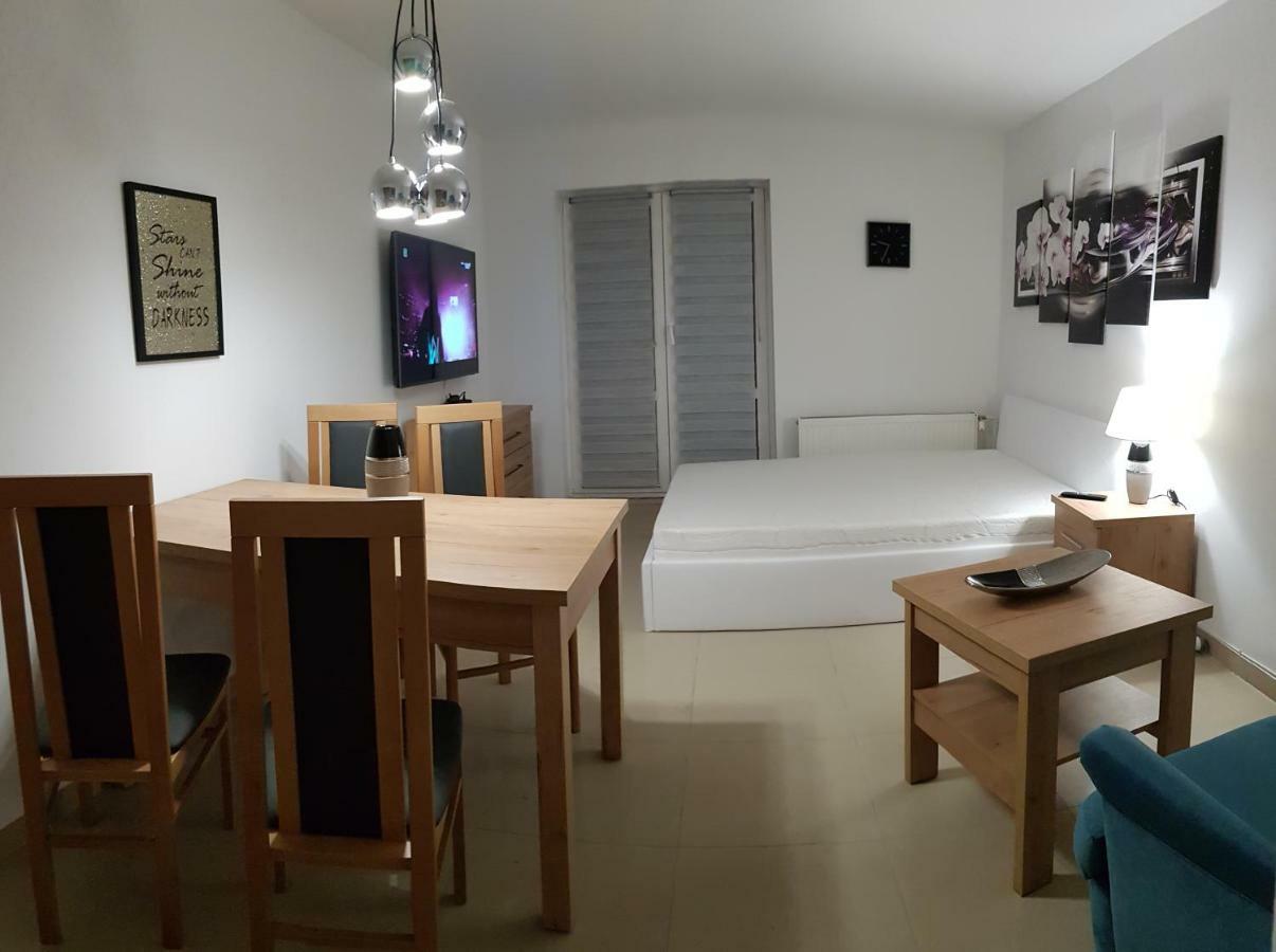 Apartamenty Rest Studio Self Check-In 24H ビトム エクステリア 写真