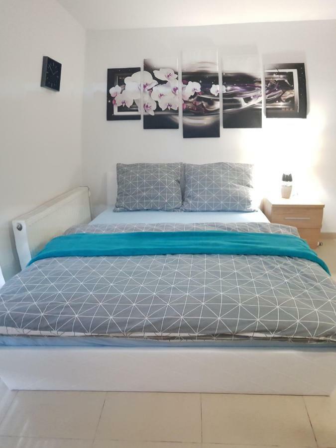 Apartamenty Rest Studio Self Check-In 24H ビトム エクステリア 写真